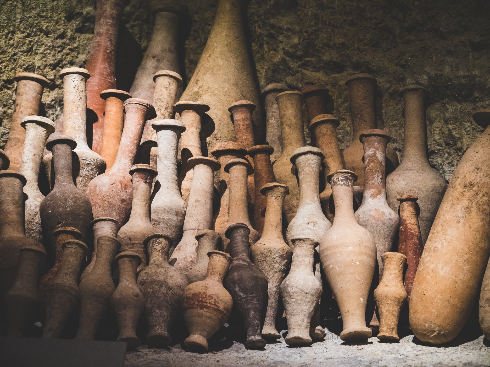 Visiter la Cappadoce et ses sublimes poteries comme ici à Guray muze
