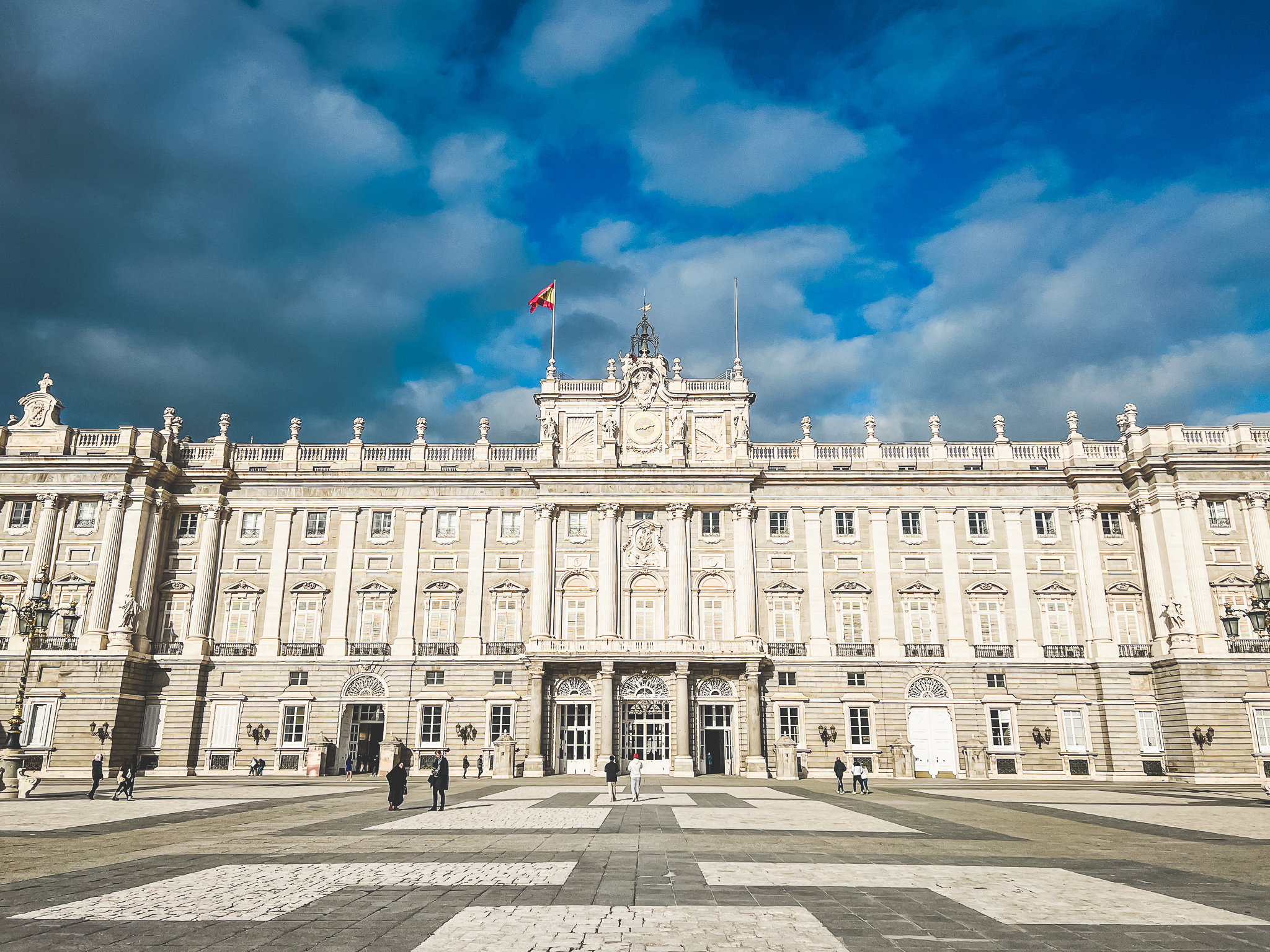 palais royal de Madrid de la cour intérieure